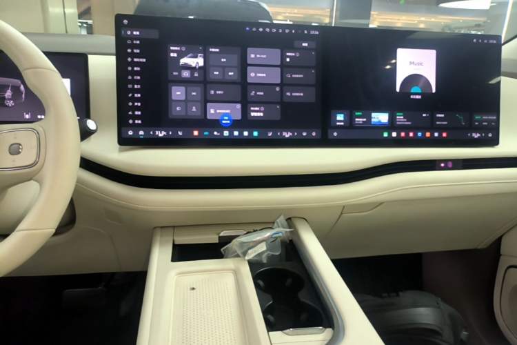 Used Wey Lanshan 2025 Four-Wheel Drive Max Audio And AC Panel