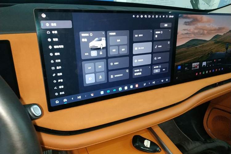 Used Wey Lanshan 2025 Four-Wheel Drive Ultra Audio And AC Panel