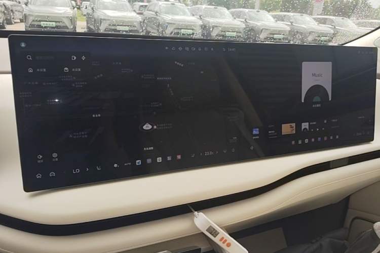 Used Wey Lanshan 2025 Four-Wheel Drive Max Audio And AC Panel