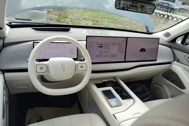 Used Wey Lanshan 2025 Four-Wheel Drive Ultra Center Console