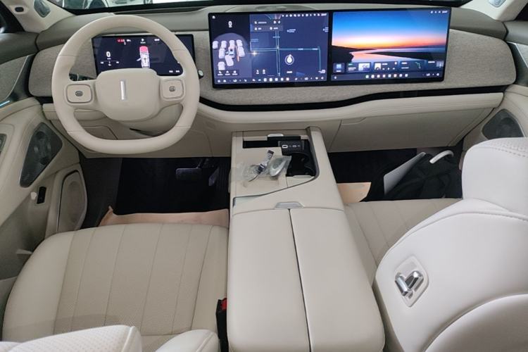 Used Wey Lanshan 2025 Four-Wheel Drive Ultra Center Console