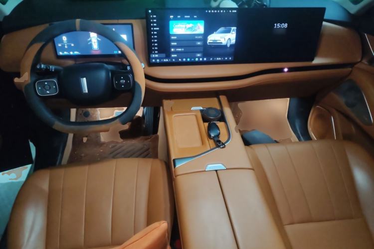 Used Wey Lanshan 2025 Four-Wheel Drive Max Center Console