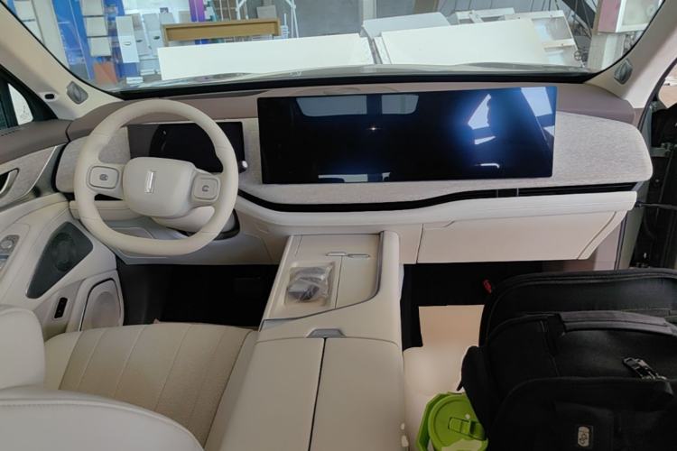 Used Wey Lanshan 2025 Four-Wheel Drive Ultra Center Console