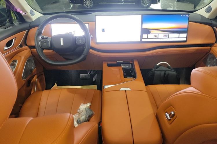 Used Wey Lanshan 2025 Four-Wheel Drive Max Center Console