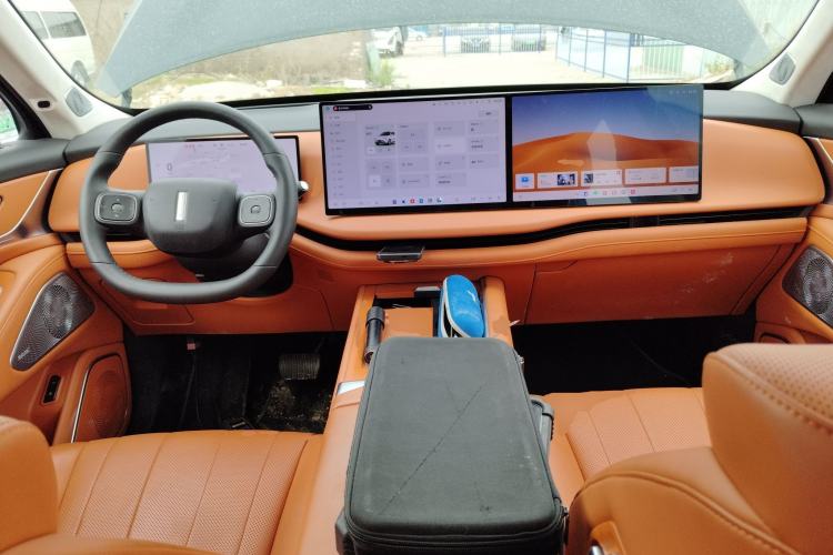 Used Wey Lanshan 2025 Four-Wheel Drive Max Center Console