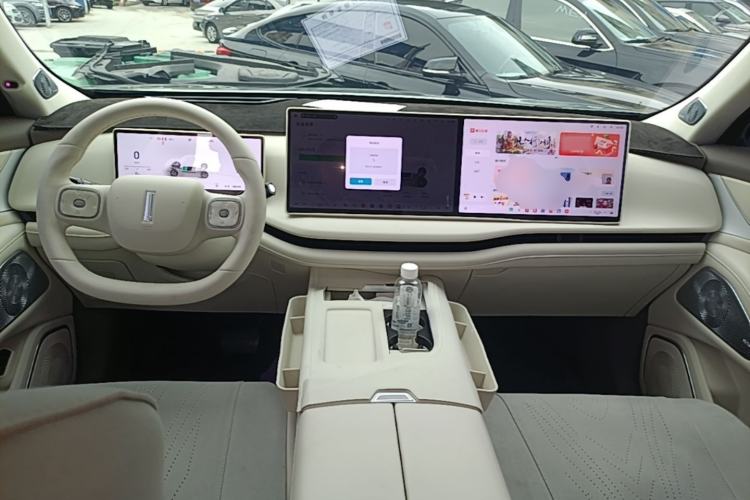 Used Wey Lanshan 2025 Four-Wheel Drive Max Center Console