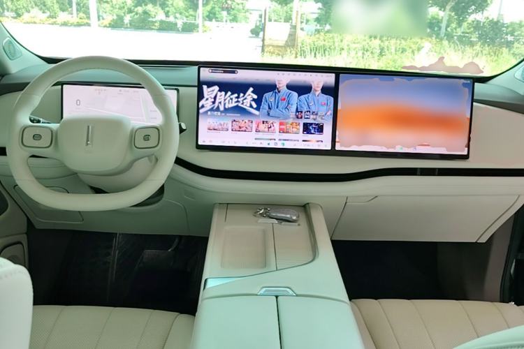 Used Wey Lanshan 2025 Four-Wheel Drive Max Center Console