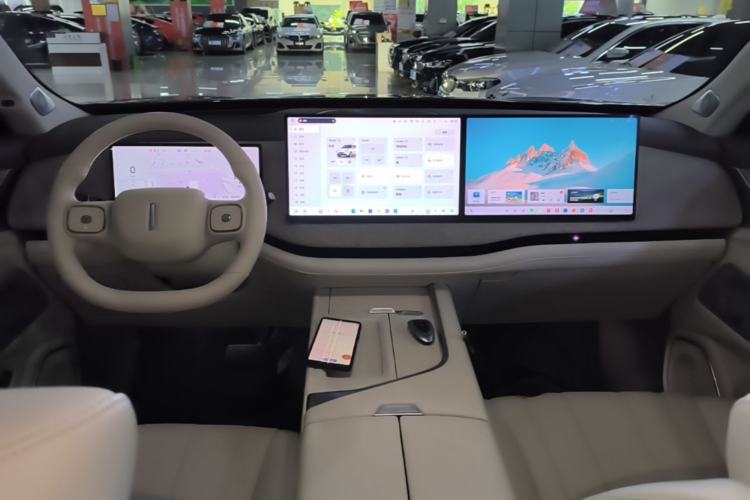 Used Wey Lanshan 2025 Four-Wheel Drive Ultra Center Console