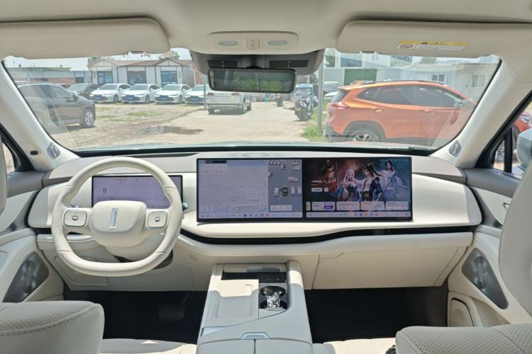 Used Wey Lanshan 2025 Four-Wheel Drive Max Center Console
