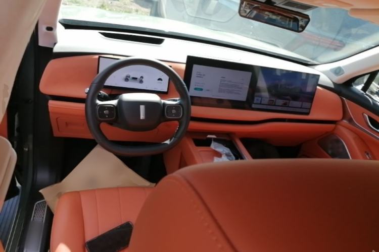 Used Wey Lanshan 2025 Four-Wheel Drive Ultra Center Console