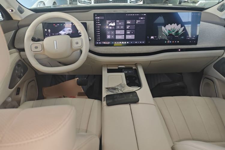 Used Wey Lanshan 2025 Four-Wheel Drive Ultra Center Console