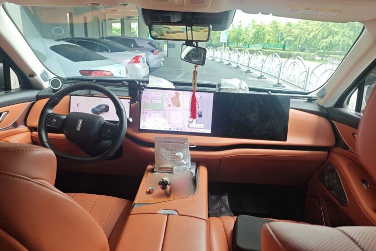 Used Wey Lanshan 2025 Four-Wheel Drive Max Center Console
