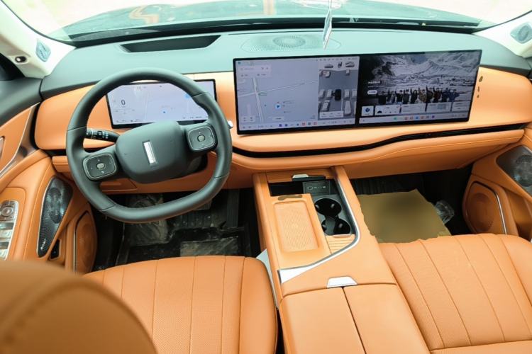 Used Wey Lanshan 2025 Four-Wheel Drive Max Center Console