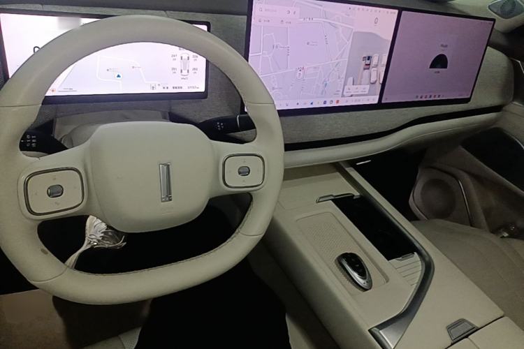 Used Wey Lanshan 2025 Four-Wheel Drive Ultra Center Console