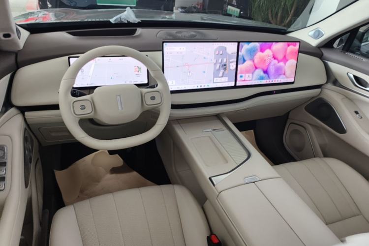 Used Wey Lanshan 2025 Four-Wheel Drive Max Center Console
