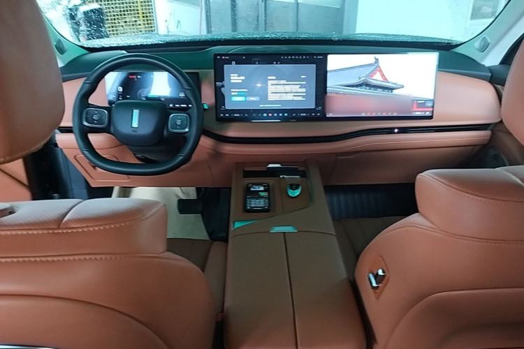 Used Wey Lanshan 2025 Four-Wheel Drive Max Center Console