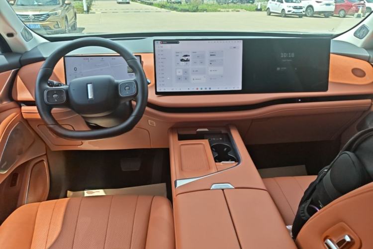 Used Wey Lanshan 2025 Four-Wheel Drive Max Center Console