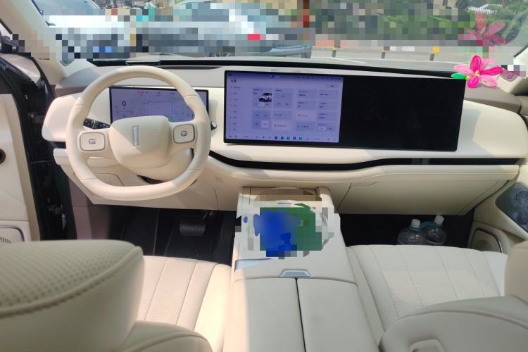 Used Wey Lanshan 2025 Four-Wheel Drive Max Center Console