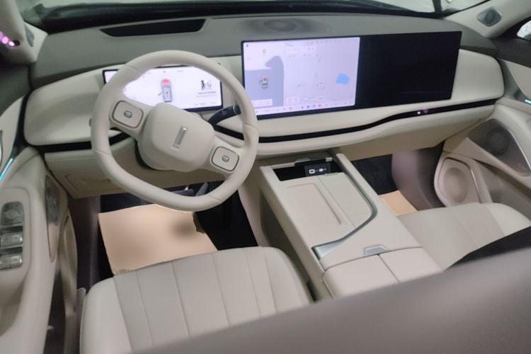 Used Wey Lanshan 2025 Four-Wheel Drive Max Center Console