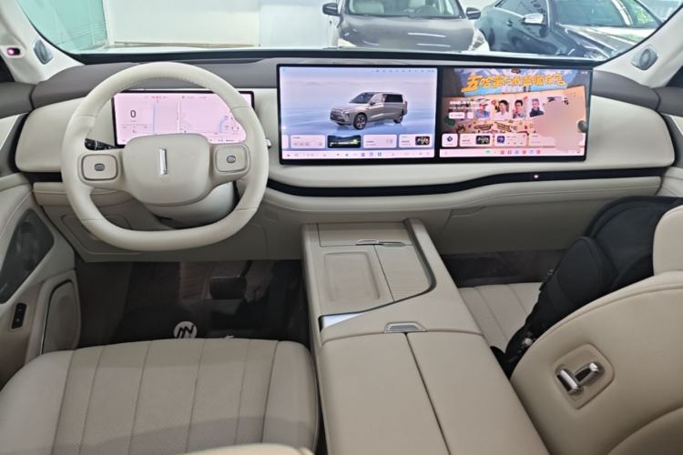 Used Wey Lanshan 2025 Four-Wheel Drive Max Center Console