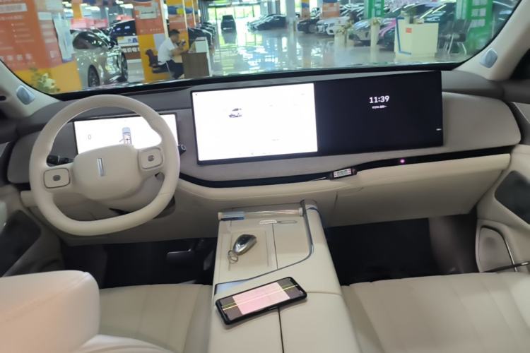 Used Wey Lanshan 2025 Four-Wheel Drive Ultra Center Console