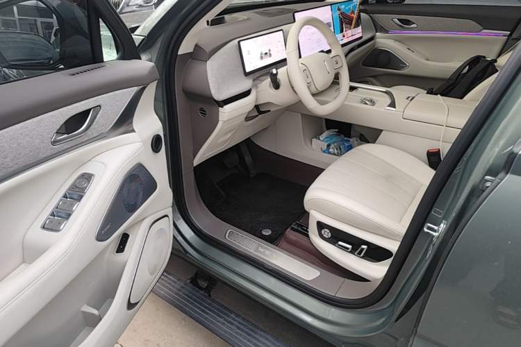 Used Wey Lanshan 2025 Four-Wheel Drive Ultra Driver Seat