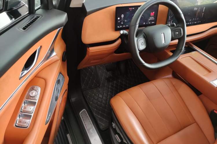 Used Wey Lanshan 2025 Four-Wheel Drive Ultra Driver Seat