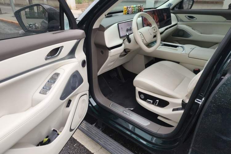 Used Wey Lanshan 2025 Four-Wheel Drive Max Driver Seat