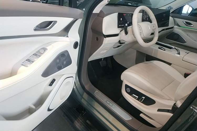 Used Wey Lanshan 2025 Four-Wheel Drive Max Driver Seat
