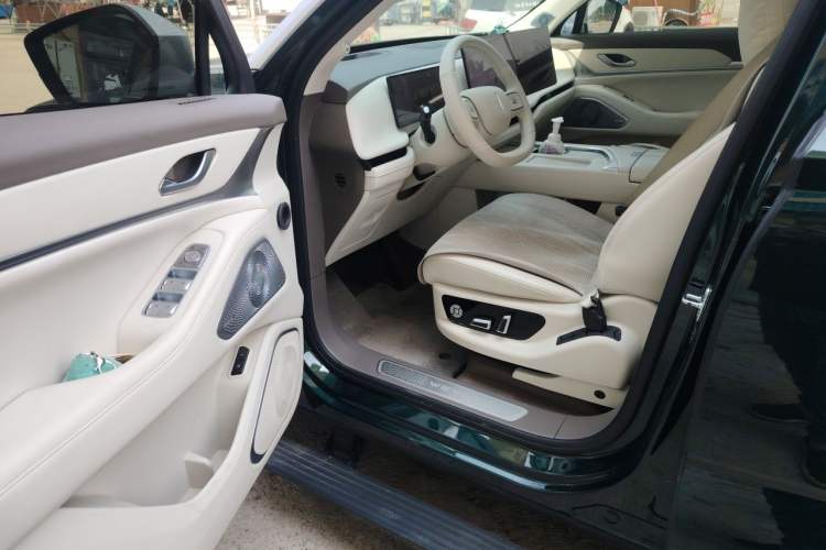 Used Wey Lanshan 2025 Four-Wheel Drive Max Driver Seat