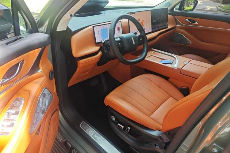 Used Wey Lanshan 2025 Four-Wheel Drive Max Driver Seat