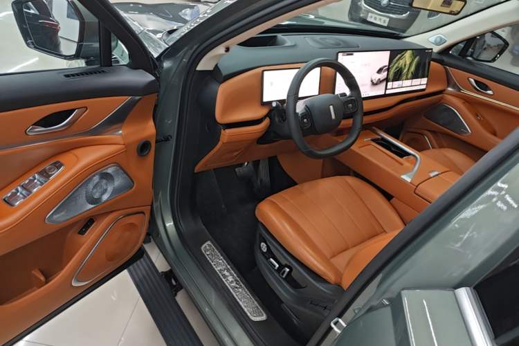 Used Wey Lanshan 2025 Four-Wheel Drive Max Driver Seat
