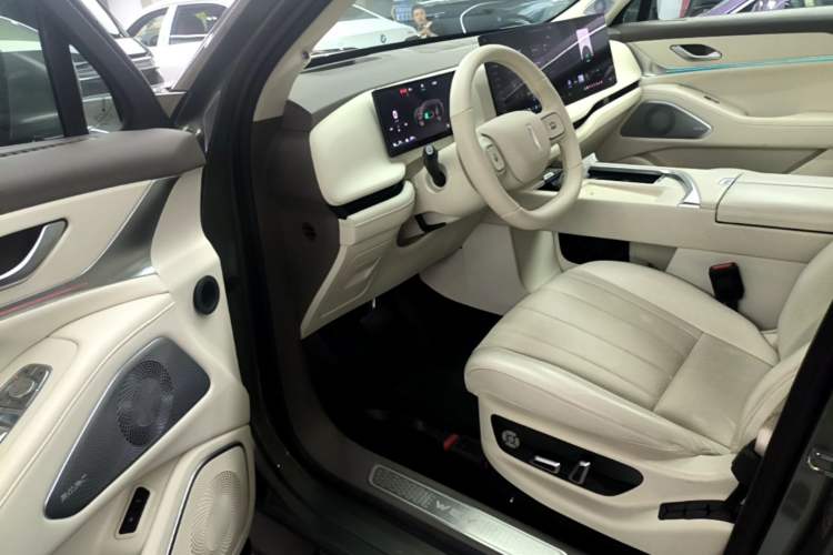 Used Wey Lanshan 2025 Four-Wheel Drive Max Driver Seat
