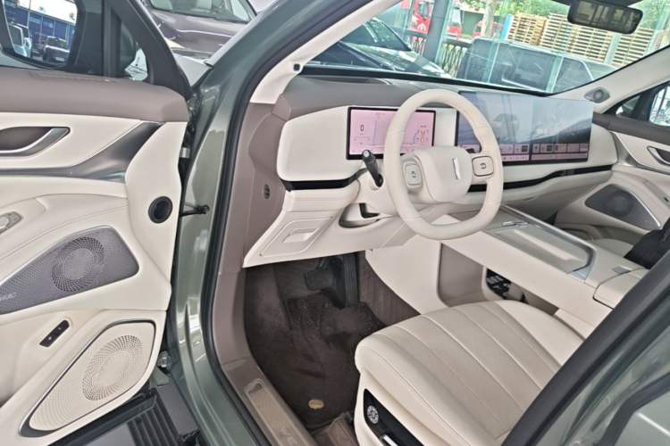 Used Wey Lanshan 2025 Four-Wheel Drive Max Driver Seat