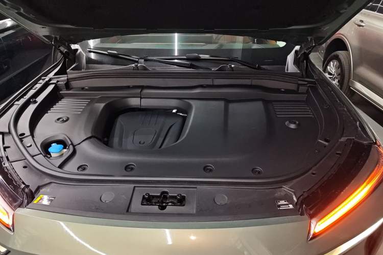 Used Wey Lanshan 2025 Four-Wheel Drive Ultra Engine Bay