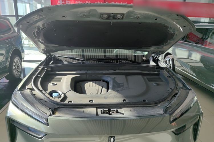 Used Wey Lanshan 2025 Four-Wheel Drive Max Engine Bay