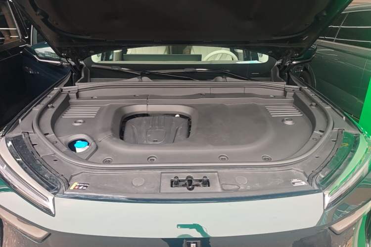 Used Wey Lanshan 2025 Four-Wheel Drive Max Engine Bay