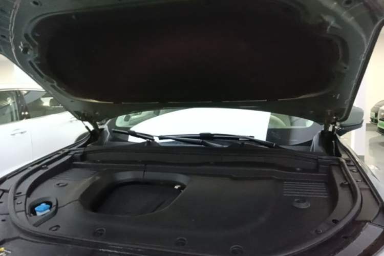 Used Wey Lanshan 2025 Four-Wheel Drive Max Engine Bay