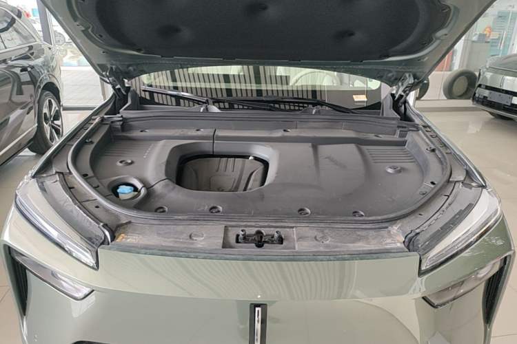 Used Wey Lanshan 2025 Four-Wheel Drive Max Engine Bay