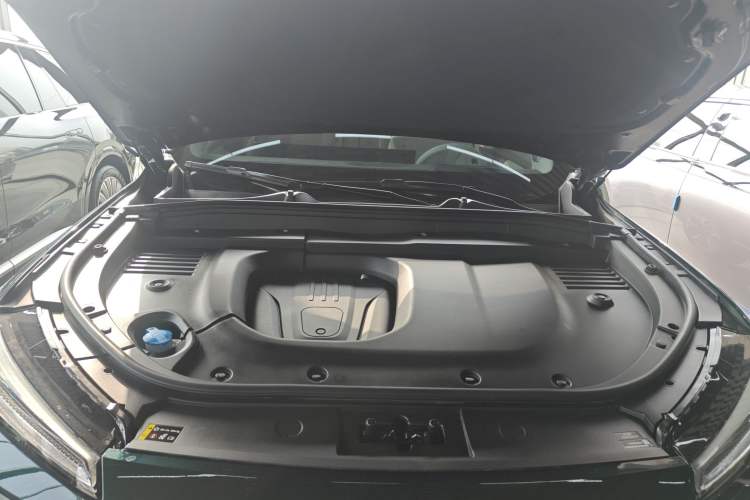 Used Wey Lanshan 2025 Four-Wheel Drive Max Engine Bay