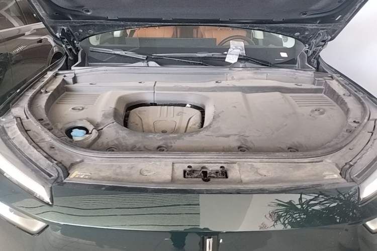 Used Wey Lanshan 2025 Four-Wheel Drive Max Engine Bay