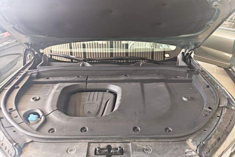 Used Wey Lanshan 2025 Four-Wheel Drive Ultra Engine Bay