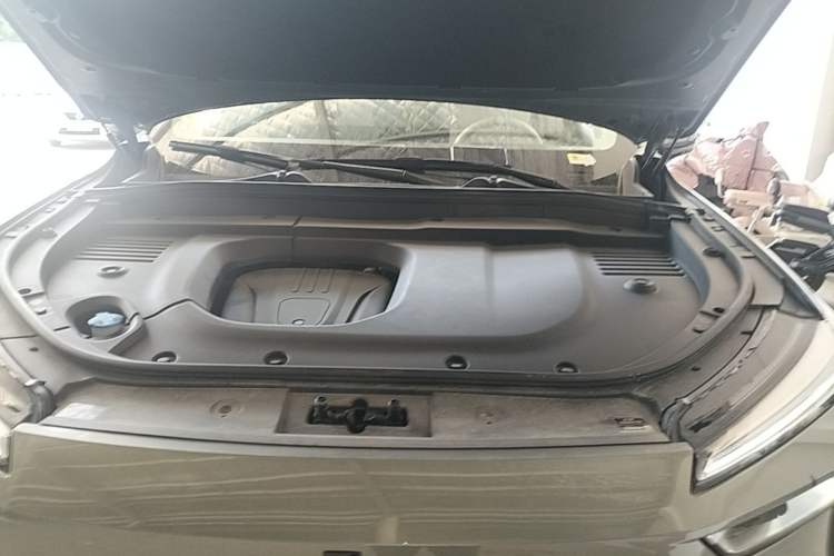 Used Wey Lanshan 2025 Four-Wheel Drive Max Engine Bay