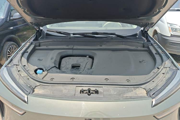 Used Wey Lanshan 2025 Four-Wheel Drive Max Engine Bay