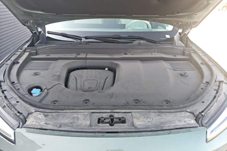 Used Wey Lanshan 2025 Four-Wheel Drive Max Engine Bay