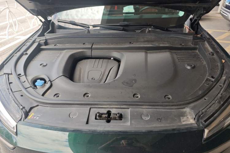 Used Wey Lanshan 2025 Four-Wheel Drive Max Engine Bay