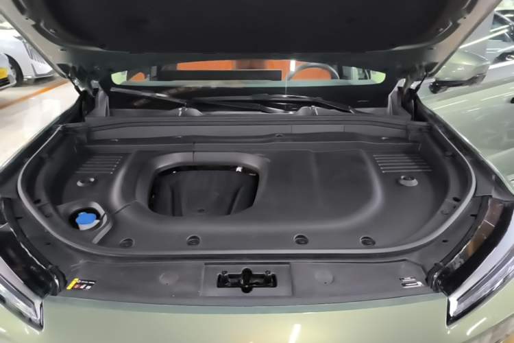 Used Wey Lanshan 2025 Four-Wheel Drive Max Engine Bay