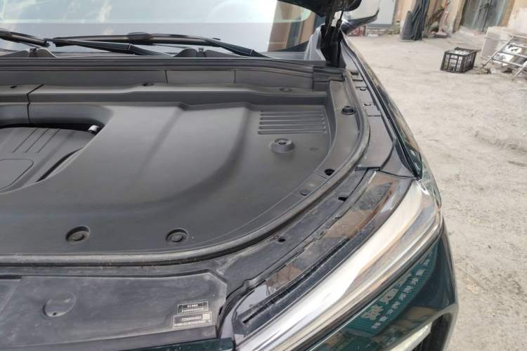 Used Wey Lanshan 2025 Four-Wheel Drive Max Engine Bay Left