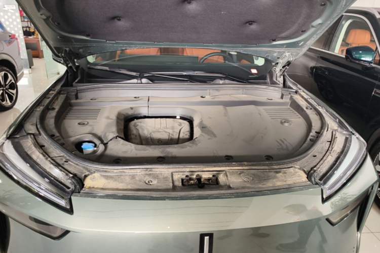 Used Wey Lanshan 2025 Four-Wheel Drive Max Engine Bay