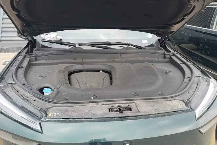 Used Wey Lanshan 2025 Four-Wheel Drive Max Engine Bay